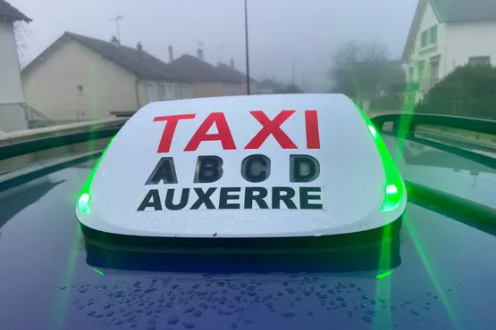 chauffeur taxi a auxerre lumineux